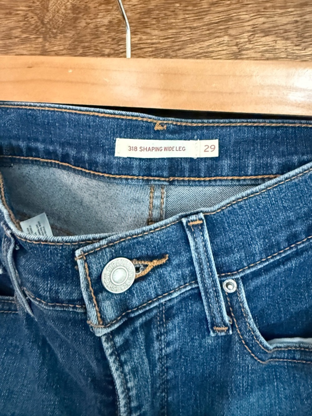 Levi’s 318 Shaping Wide Leg Jeans - Picture 2 of 7